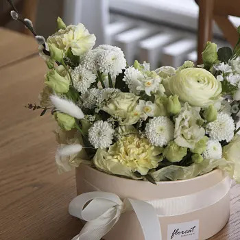 Пасхальная цветочная композиция M