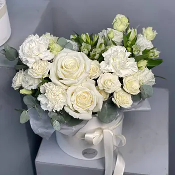 Букет в шляпной коробке Вайт бокс M