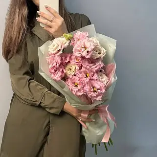 Букет из 7 розовых эустом