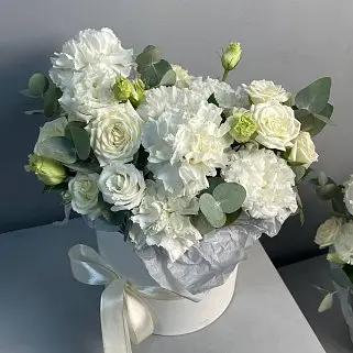 Букет в шляпной коробке White box S
