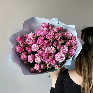 Букет из 7 кустовых пионовидных роз Classic Sensation