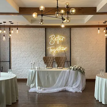 Белая раскидистая композиция