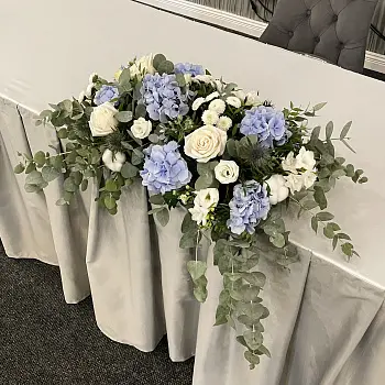 Голубая композиция для президиума