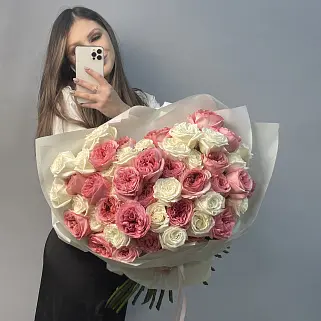 Букет пионовидных роз Pink Expression и Playa Blanca XL