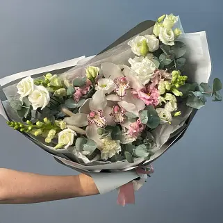 Сборный букет Совершенство M