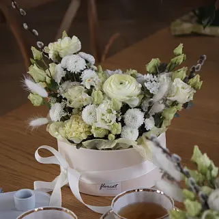 Пасхальная цветочная композиция M