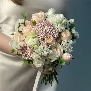 Свадебный букет невесты в бело-розовых оттенках