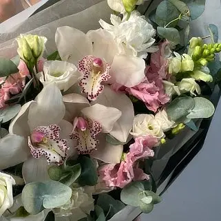 Сборный букет Совершенство M