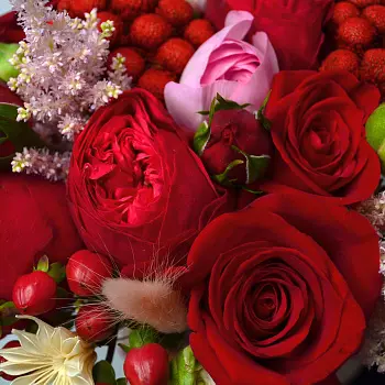 Классический красный свадебный букет невесты