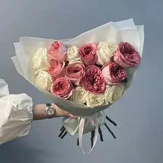 Букет пионовидных роз Pink Expression и Playa Blanca М