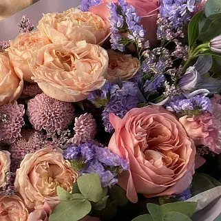 Сборный букет Черничный пай M