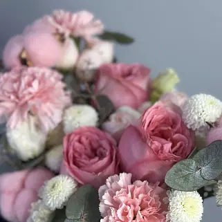 Нежно-розовый свадебный букет невесты