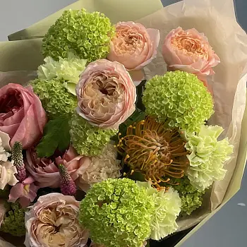 Сборный букет Тропический сад M