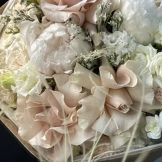 Сборный букет с пионом My honey M