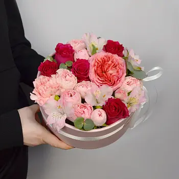 Букет в шляпной коробке Ягодное парфе