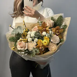 Золотой зимний букет M