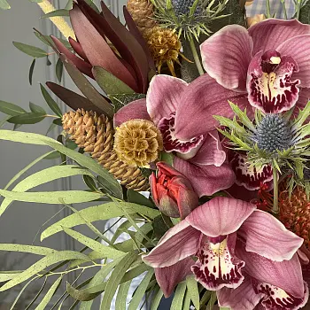 Мужской букет с орхидеей и нутаном