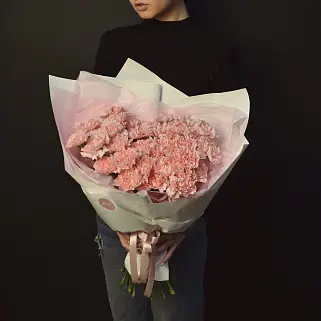 Букет из 31 розовой гвоздики