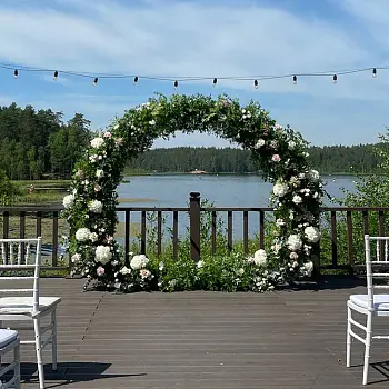 Арка из живых цветов #1