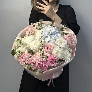 Сборный букет Весеннее небо M