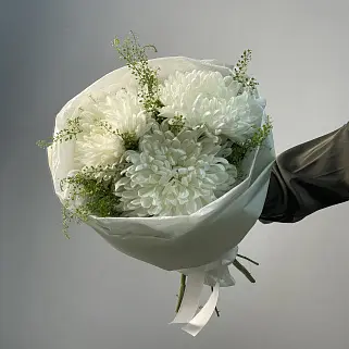 Букет из 3 белых хризантем