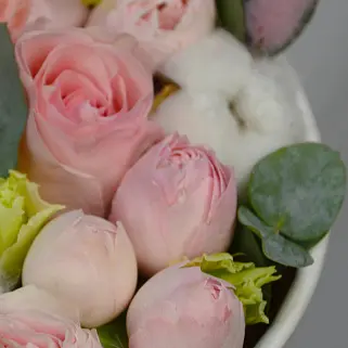 Букет в шляпной коробке Пастила