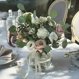 Персиковый букет на стол гостей