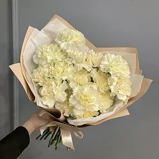 Букет из 15 лимонных гвоздик