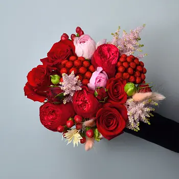 Классический красный свадебный букет невесты