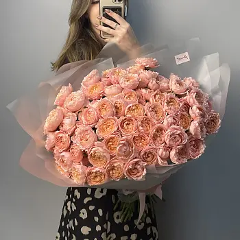 Букет из 25 кустовых пионовидных роз Juliet