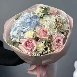 Сборный букет Весеннее небо S