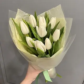 Букет из 9 белых тюльпанов