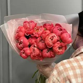 Букет из 15 пионов Coral Sunset