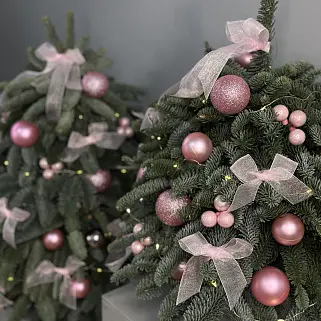 Ёлочка с розовым декором М
