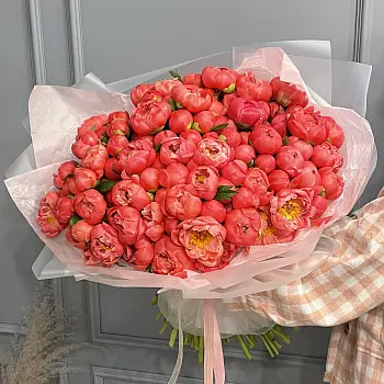 Букет из 101 пиона Coral Sunset