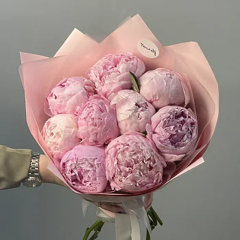 Букет из 9 розовых пионов