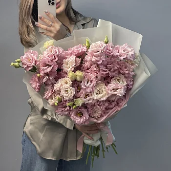 Букет из 21 розовой эустомы