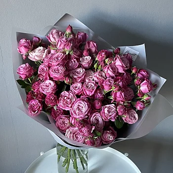 Букет из 15 кустовых пионовидных роз Classic Sensation