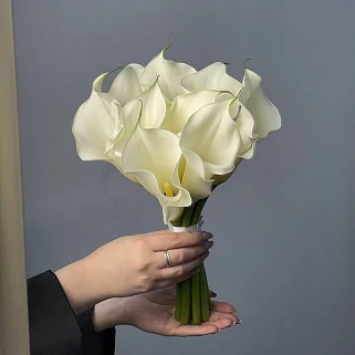 Свадебный букет невесты из 9 калл