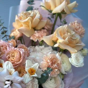 Сборный букет Абрикосовый L