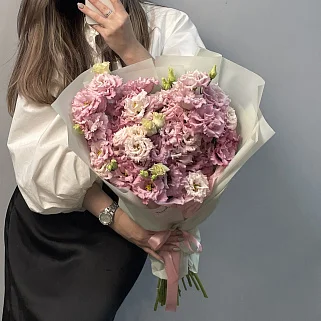 Букет из 15 розовых эустом