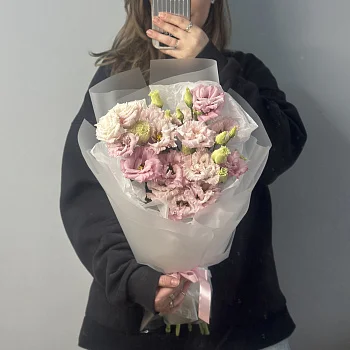 Букет из 5 розовых эустом