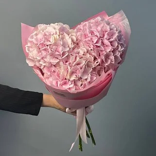 Букет из 3 розовых гортензий