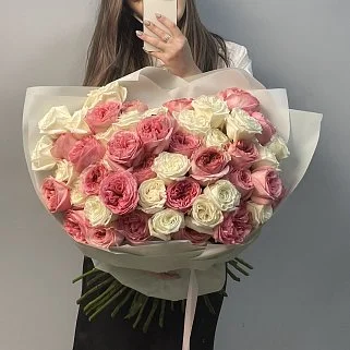Букет пионовидных роз Pink Expression и Playa Blanca XL
