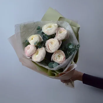 Букет из 7 ранункулюсов XL