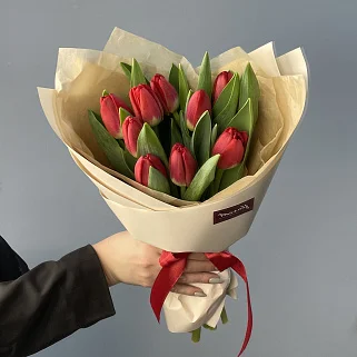 Букет из 9 красных тюльпанов