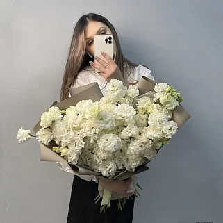 Букет из 21 белой эустомы