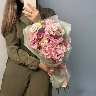 Букет из 7 розовых эустом
