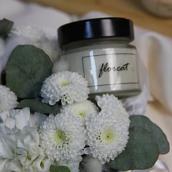 Цветочная композиция со свечой Вайт M