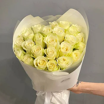 Букет 25 белых роз 50см (Кения)